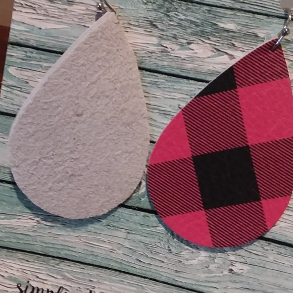 Plaid leather earrings - Picture 2 of 2